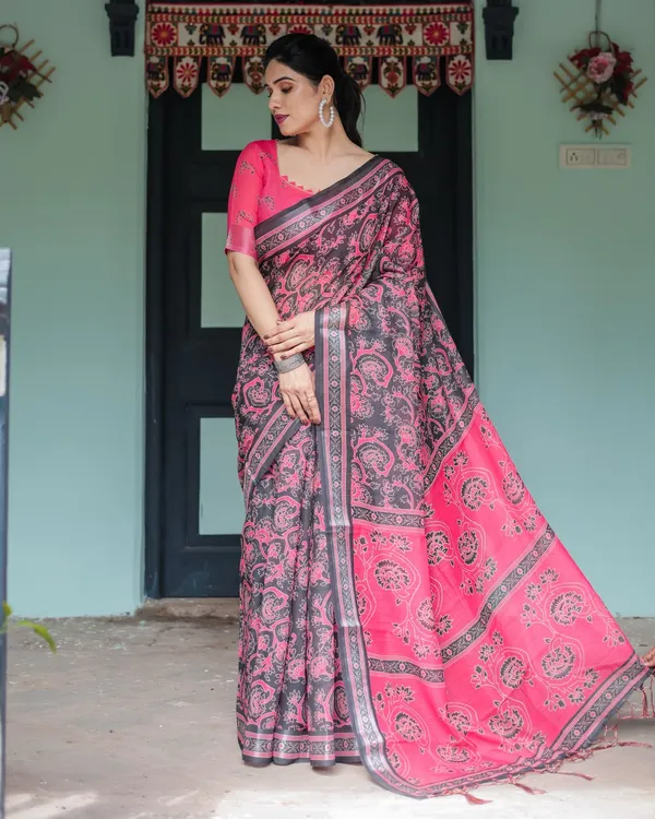 Pink_Black_Cotton_Paisley_Floral_Printed_Saree_For_Women