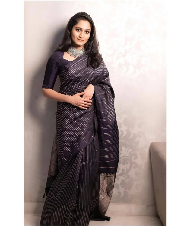 Black_Silk_Striped_Saree_For_Women