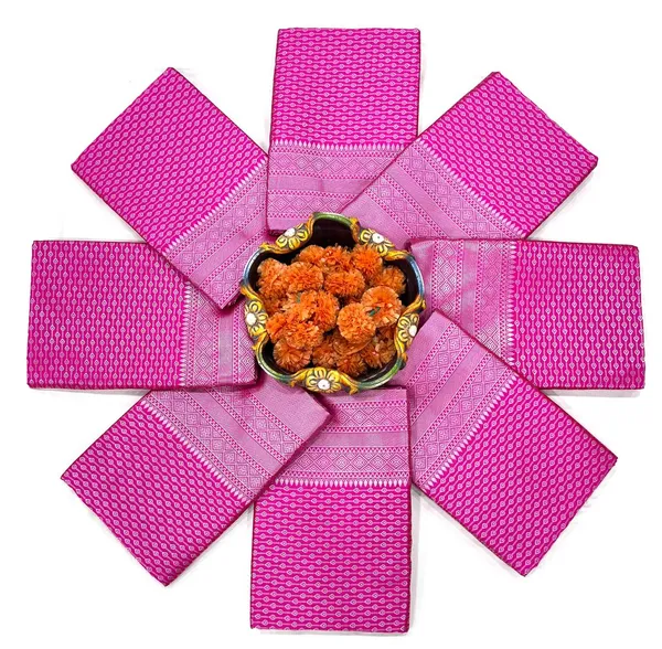 Pink_Silk_Woven_Geometric_Saree_For_Women