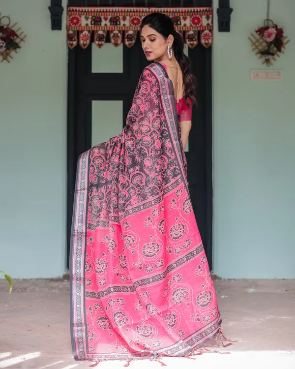 Pink_Black_Cotton_Paisley_Floral_Printed_Saree_For_Women