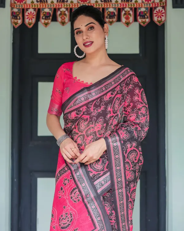 Pink_Black_Cotton_Paisley_Floral_Printed_Saree_For_Women