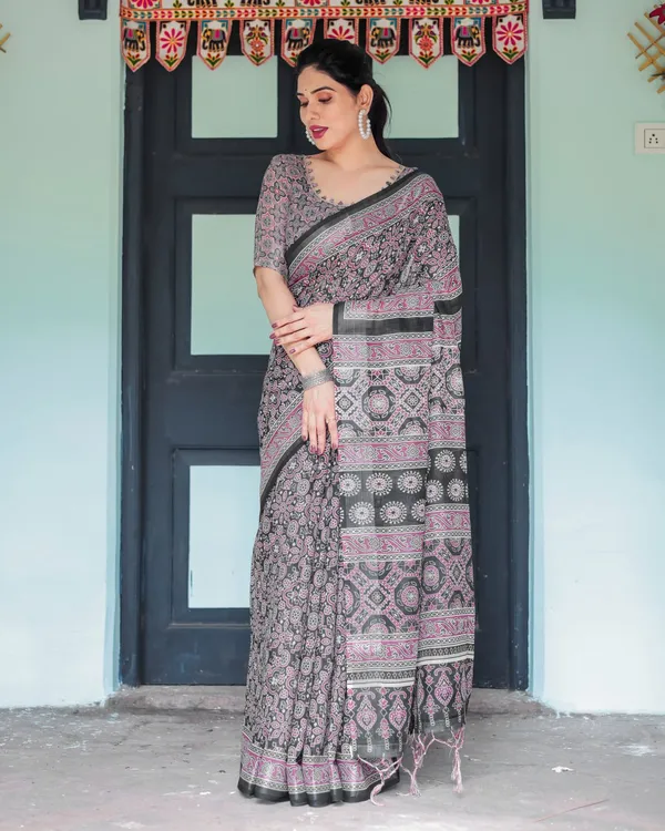 Black_Cotton_Floral_Printed_Saree_For_Women