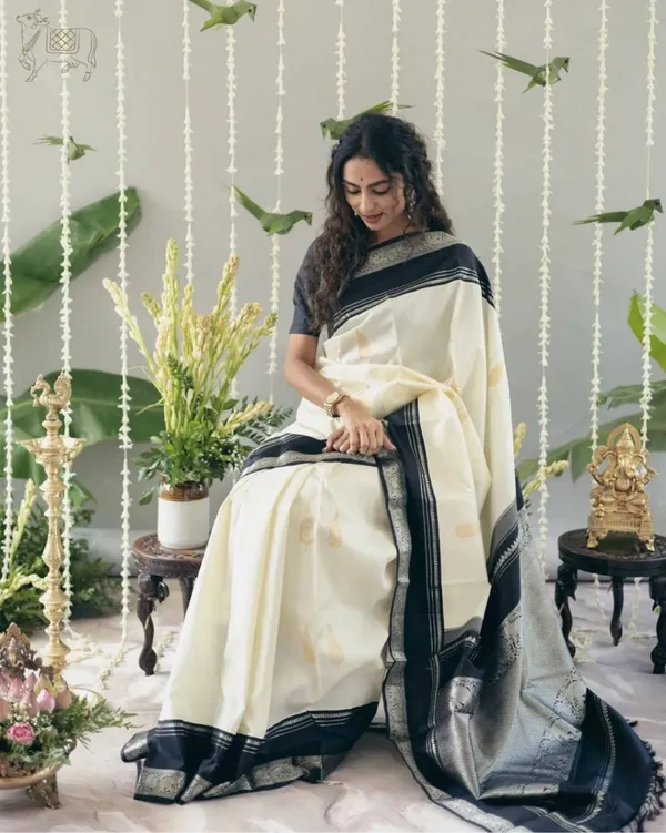 Cream_Silk_Printed_Saree_With_Black_Border_For_Women
