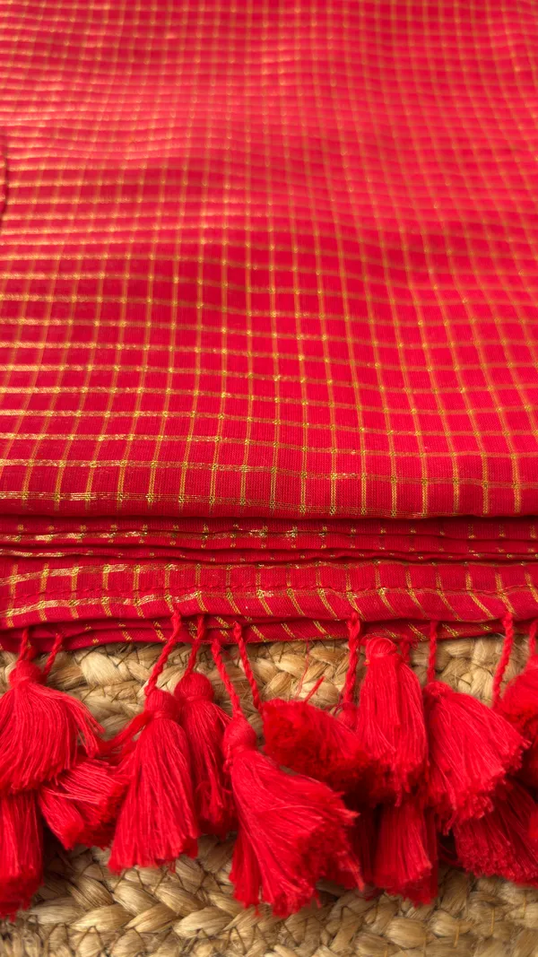 Red_Small_Zari_checks_mul_cotton_Saree