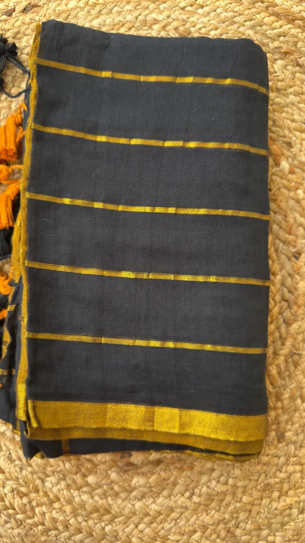 Black_and_Gold_Zari_lines_Half_and_Half_pattern_Mul_Saree