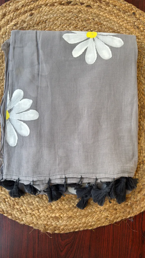 Grey_Handpainted_mul_Saree_for_Women