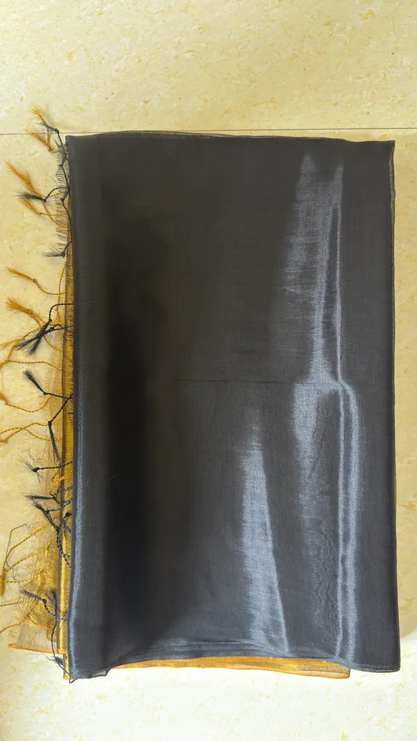 Black_and_Gold_Half_and_Half_Mul_Tissue_Saree
