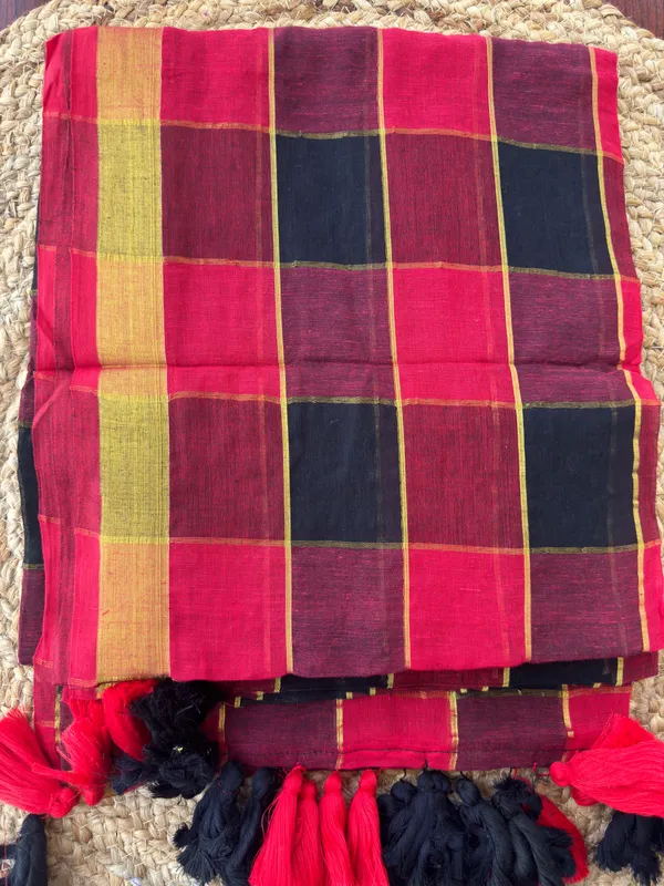 Black_and_Red_Zari_checks_Mul_Saree
