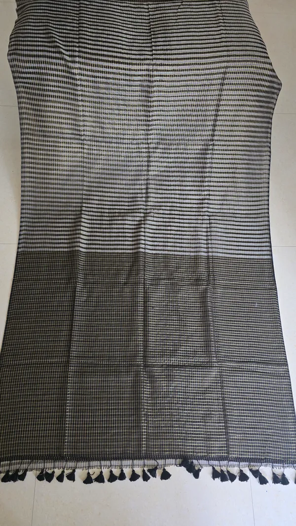 Black_With_Grey_Small_Zari_Checked_Pattern_Mul_Saree_For_Women