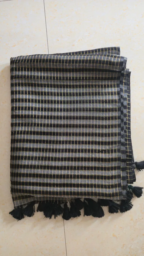 Black_With_Grey_Small_Zari_Checked_Pattern_Mul_Saree_For_Women