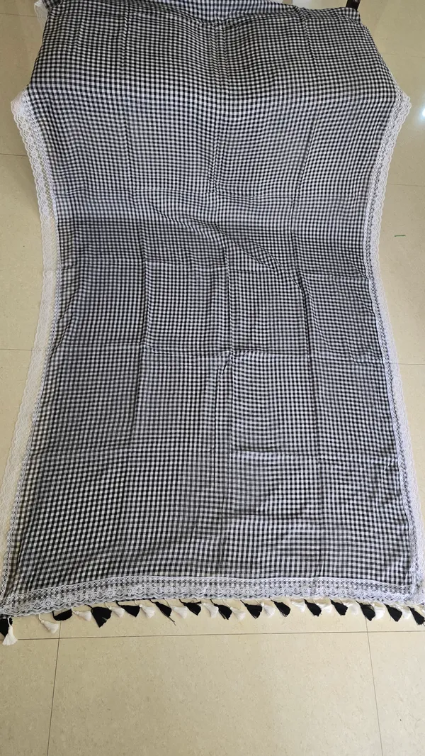 Black_And_White_Checks_With_Lace_Mul_Saree