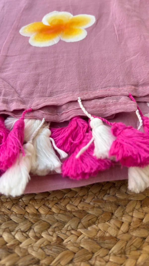 Baby_Pink_Flower_Handpainted_Mul_Saree