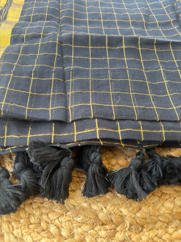Black_small_Zari_checks_Mul_Saree