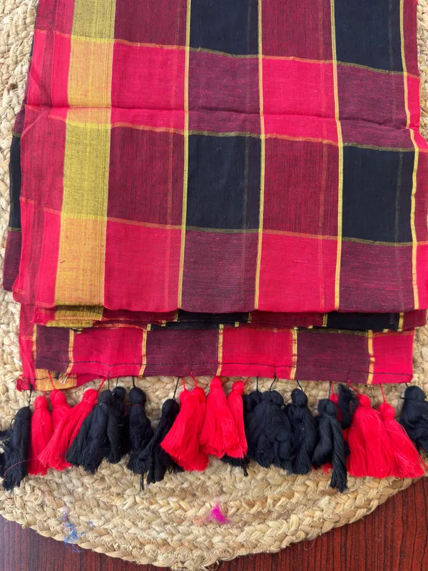 Black_and_Red_Zari_checks_Mul_Saree