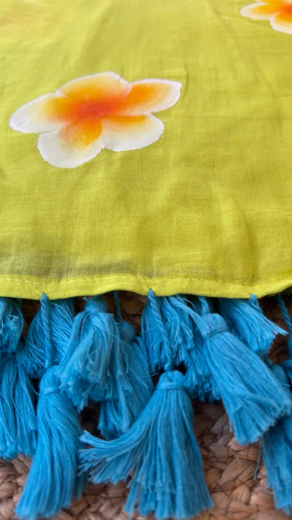 Neon_Green_Flower_Handpainted_Mul_Saree