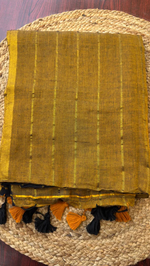 Black_and_Gold_Zari_lines_Half_and_Half_pattern_Mul_Saree