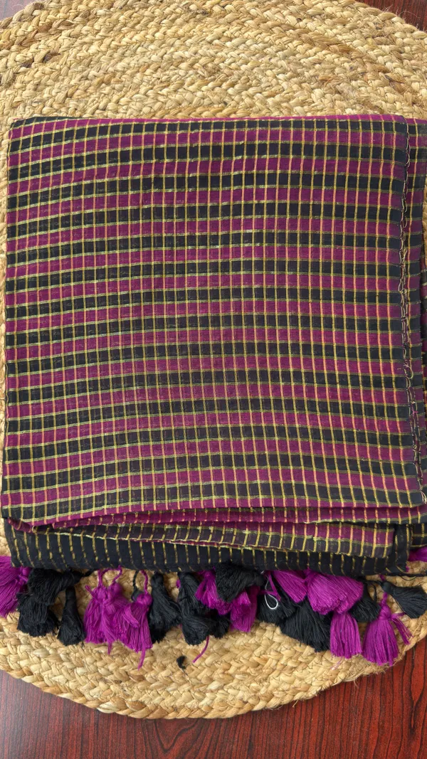 Black_with_Magenta_small_Zari_checks_Mul_Saree_for_Women