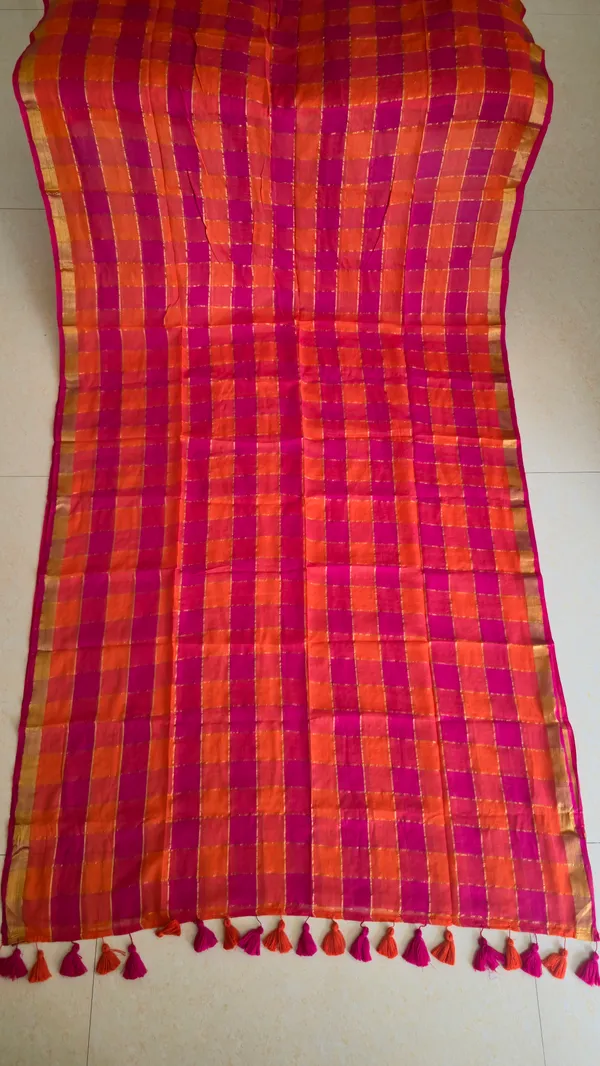 Orange_And_Pink_Zari_Checks_Mul_Saree