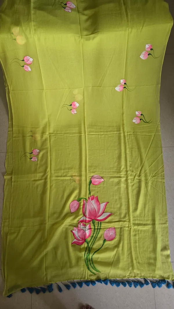 Neon_Green_Lotus_Handpainted_Mul_Saree