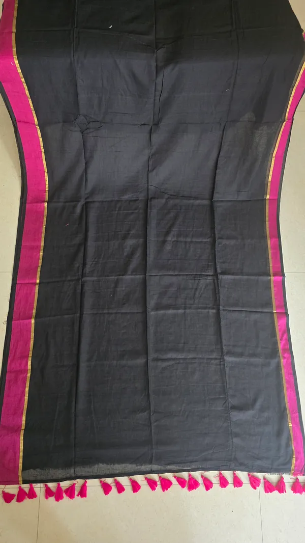 Black_With_Pink_Border_Mul_Saree