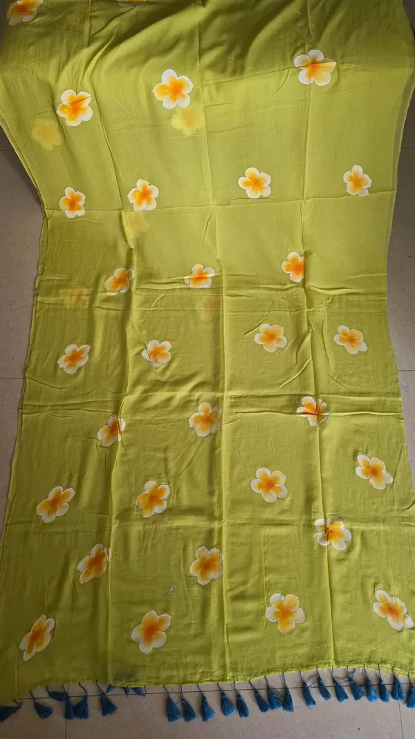 Neon_Green_Flower_Handpainted_Mul_Saree