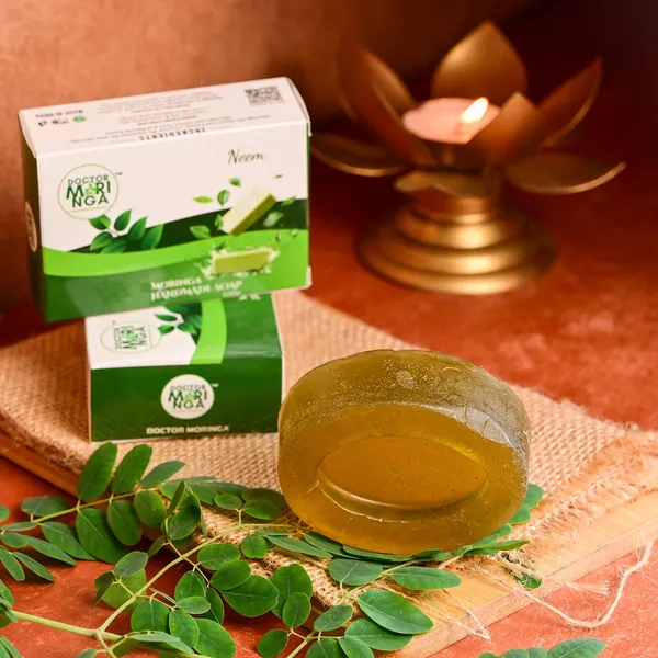 Moringa_Handmade_Neem_Soap_Bathing