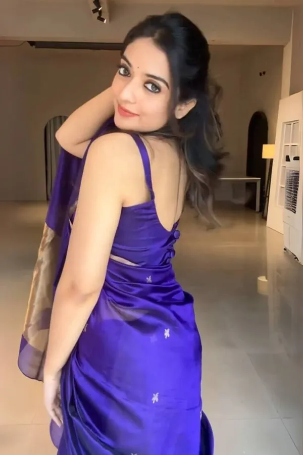 Purple_Glossy_Traditional_Saree_for_Women