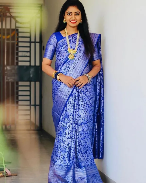 Blue_Ornate_Printed_Saree_for_Women