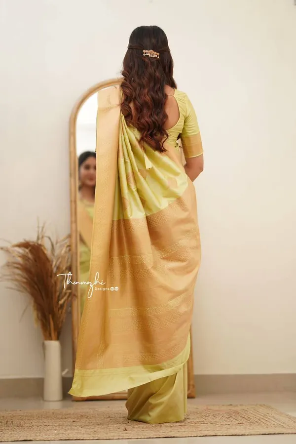 Green_Gold_Border_Saree_for_Women