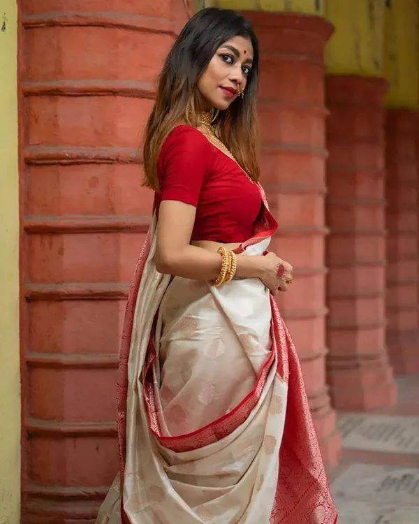 Cream_Printed_Red_Border_Saree_for_Women
