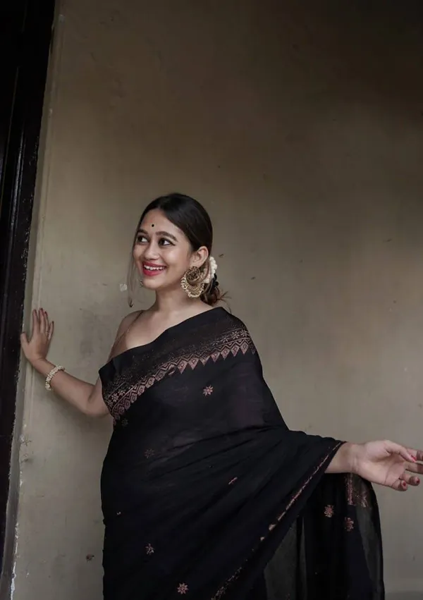 Black_Woven_Saree_for_Women
