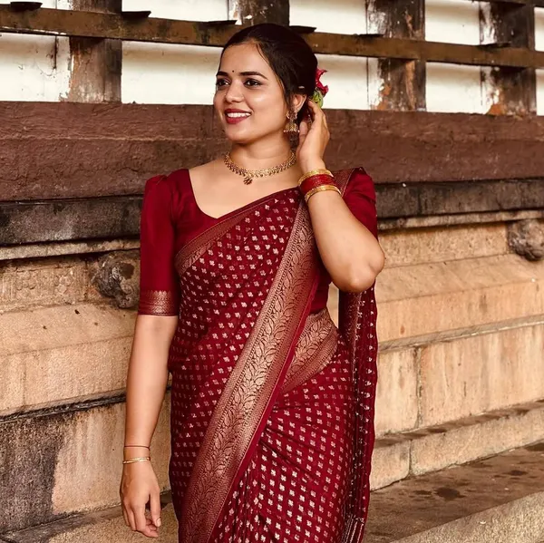 Maroon_Traditional_Saree_for_Women