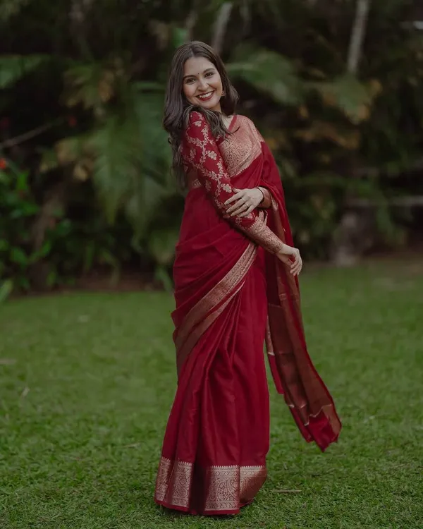 Red_Traditional_Saree_for_Women