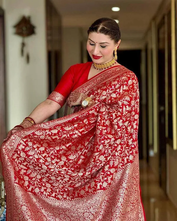 Red_Printed_Saree_for_Women