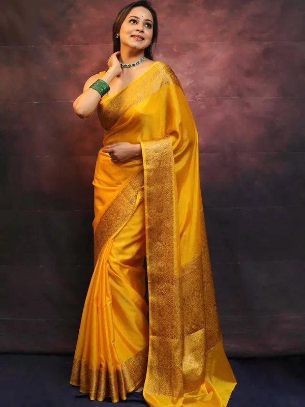 Yellow_Woven_Traditional_Saree_for_Women