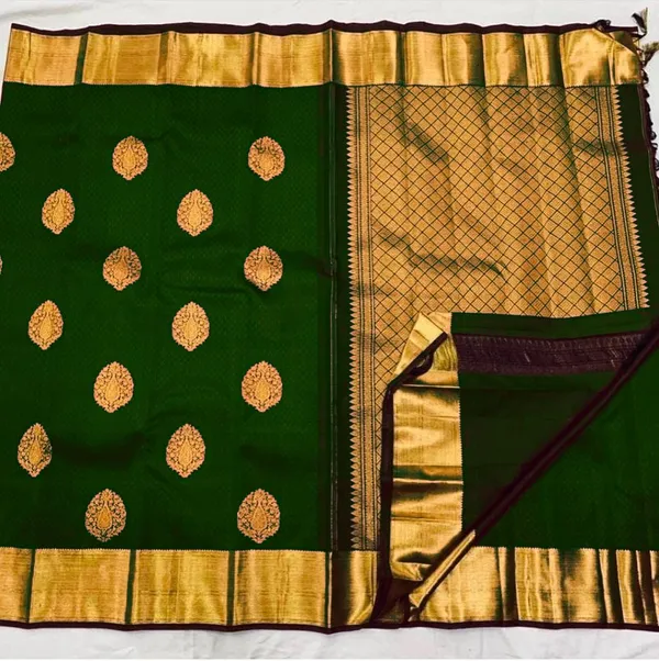 Green_Woven_Traditional_Saree_for_Women