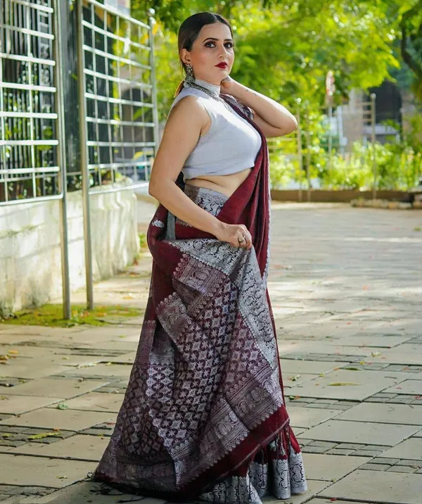 Maroon_Woven_Traditional_Saree_for_Women