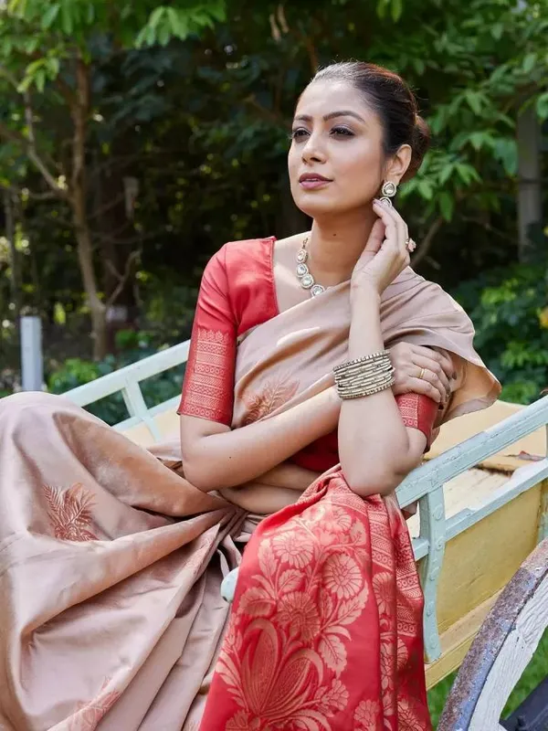 Beige_Woven_Floral_Border_Saree_for_Women
