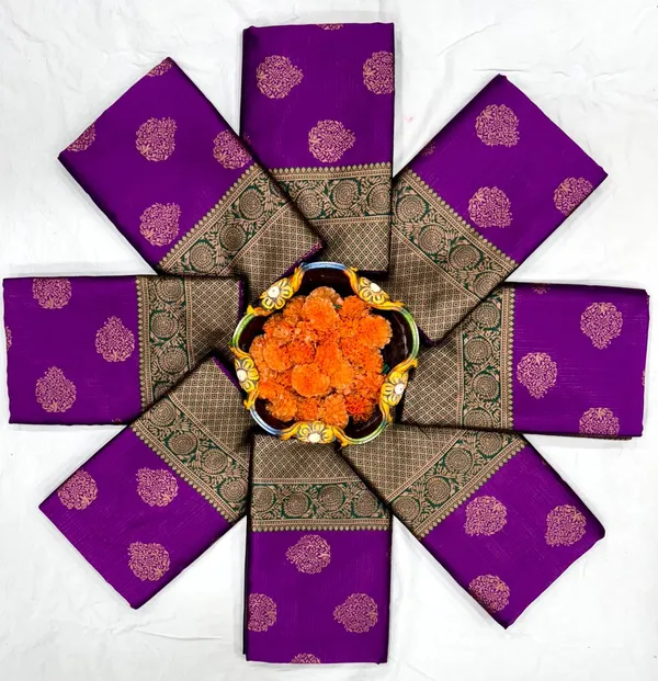 Woven_Traditional_Floral_Motif_Dining_Table_Set