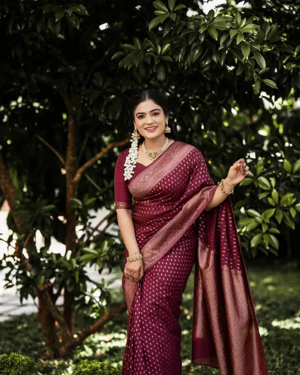 Maroon_Patterned_Saree_for_Women