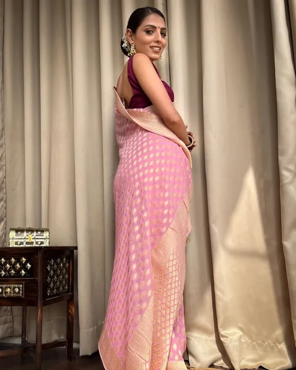 Pink_Gold_Motif_Traditional_Saree_for_Women