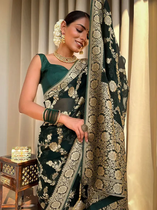 Green_Woven_Floral_Saree_for_Women