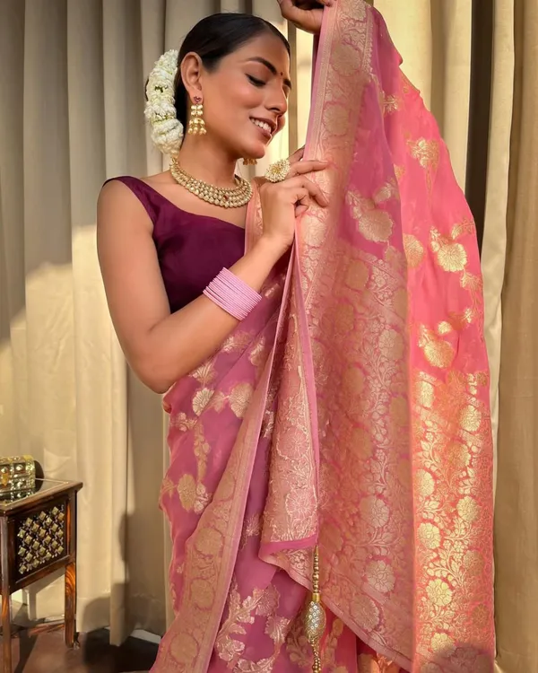 Pink_Woven_Floral_Saree_for_Women
