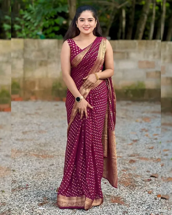 Maroon_Printed_Saree_With_Gold_Border_for_Women