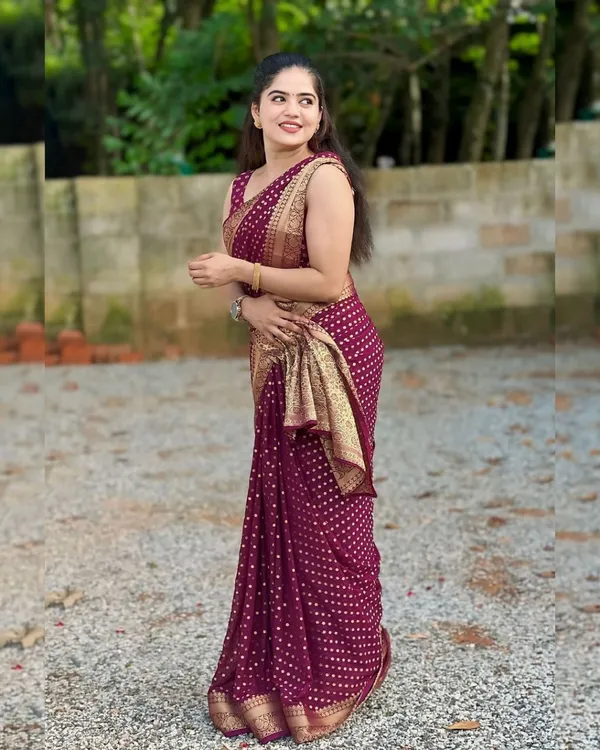 Maroon_Printed_Saree_With_Gold_Border_for_Women