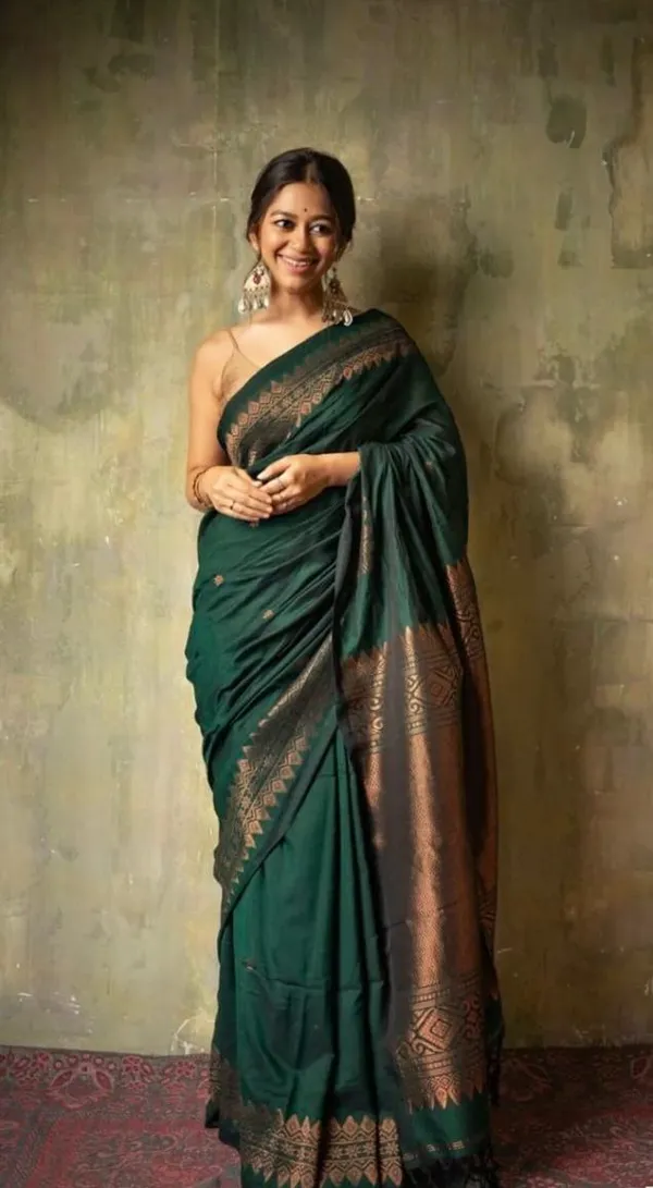 Green_Patterned_Saree_for_Women
