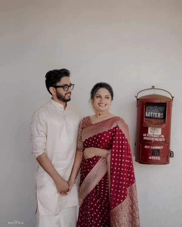 Maroon_Textured_Regular_Fit_Saree_Blouse_for_Women