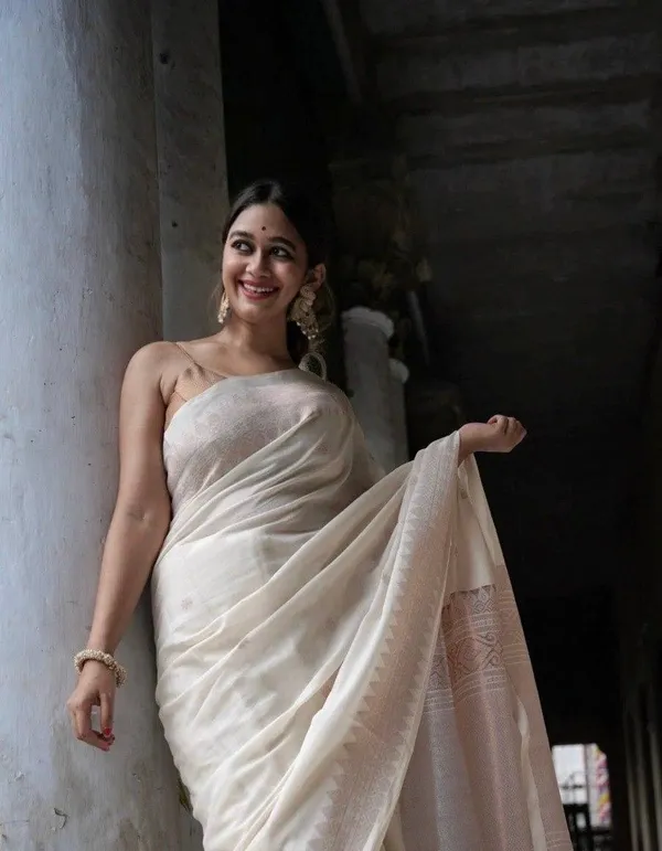 Ivory_Printed_Saree_for_Women