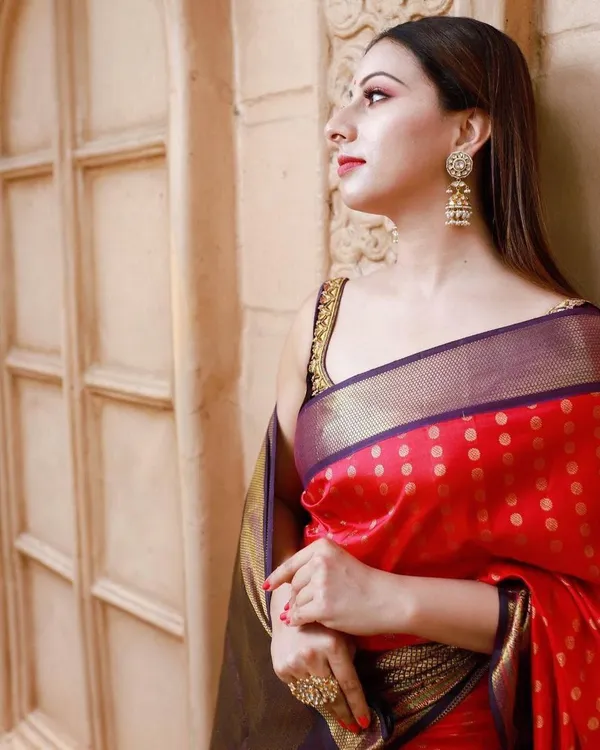 Pink_Woven_Traditional_Saree_for_Women