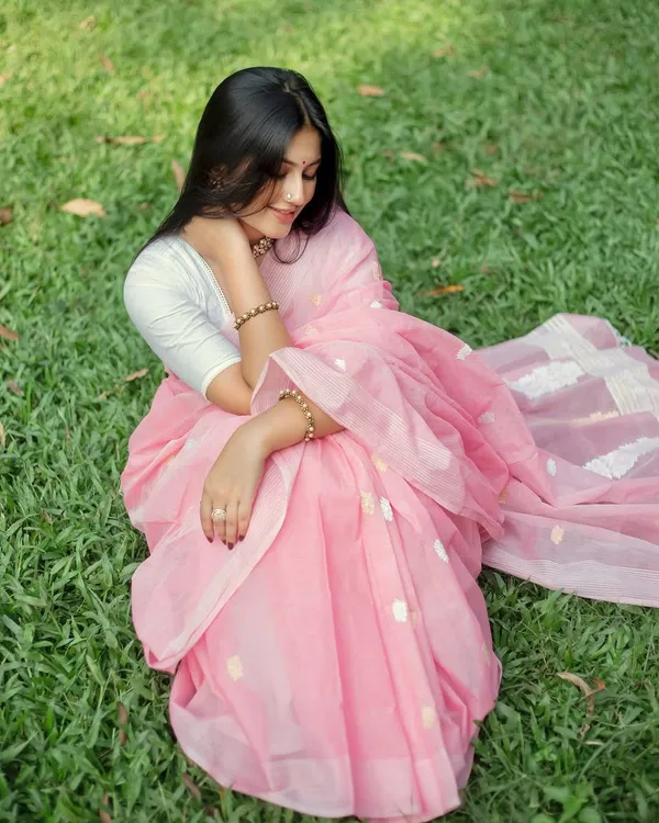 Pink_Woven_Traditional_Saree_for_Women